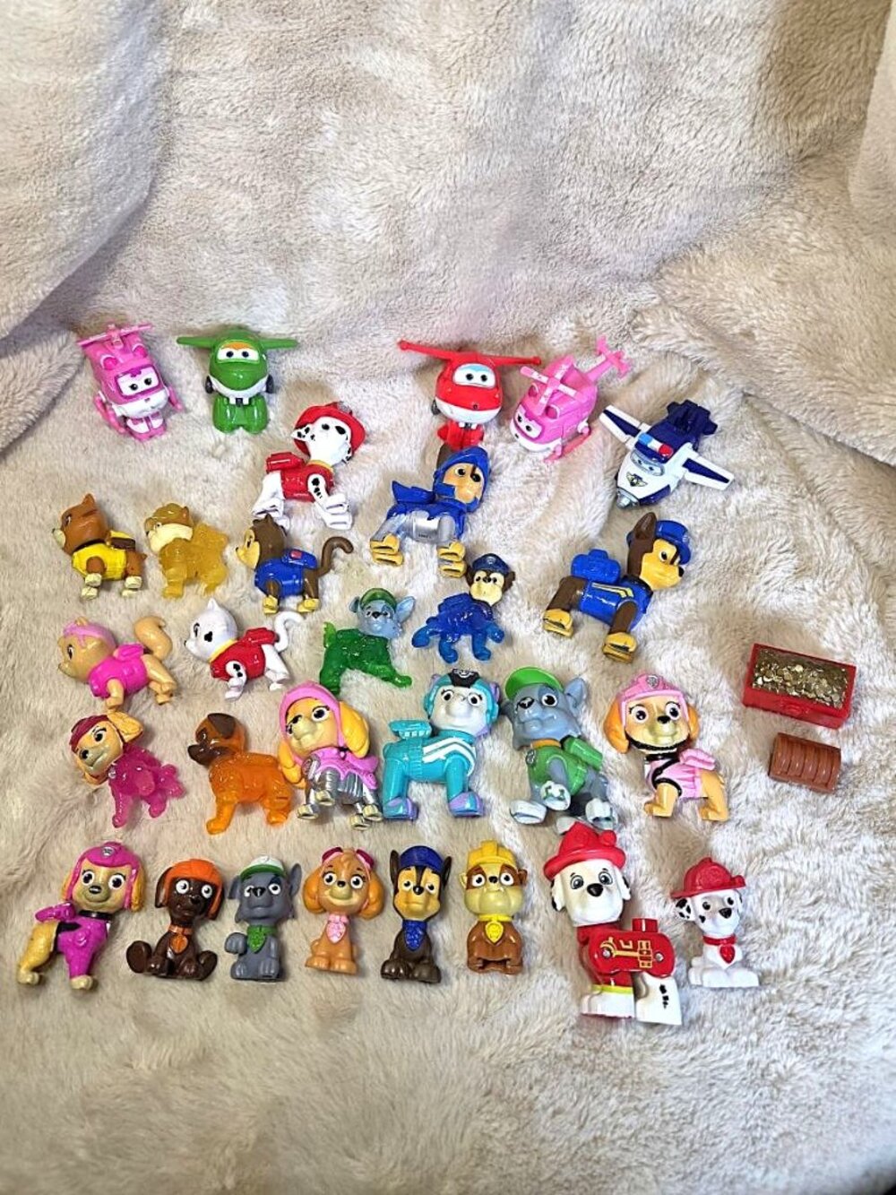 Paw Patrol Spin Master Figures Lot of 29 - Kitty Catastrophe - Skye Chase - #C22